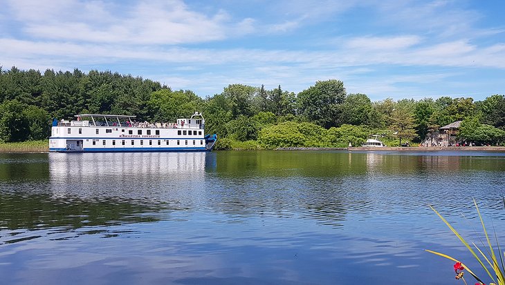 Kawartha Voyageur on the Trent-Severn Waterway