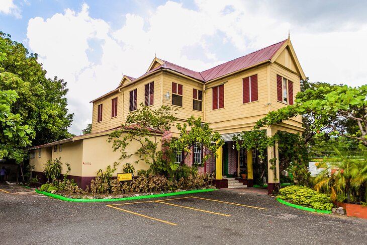 Bob Marley Museum | Photo Spirit / Shutterstock.com