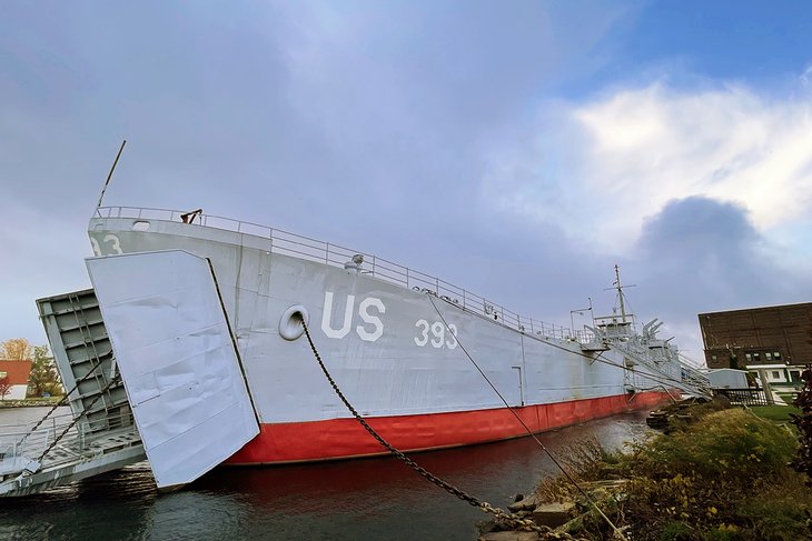 USS LST 393