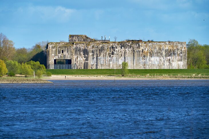 Valentin Submarine Pens