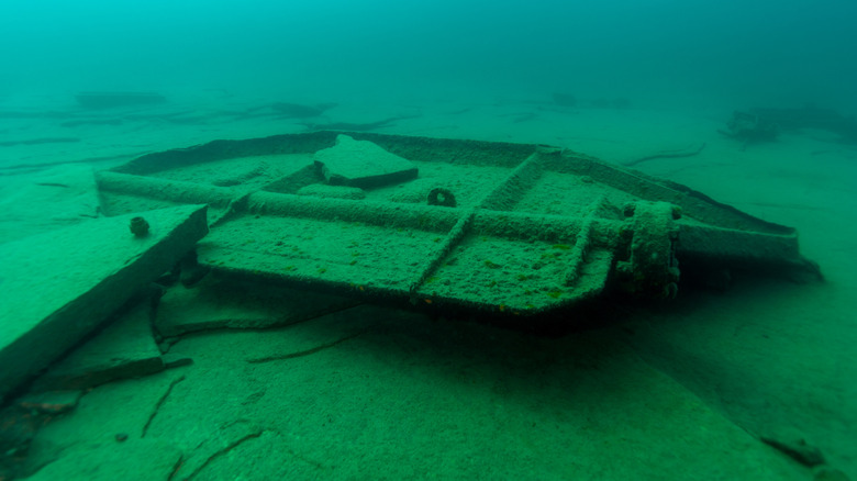 A shipwreck at the bottom of Lake Superior