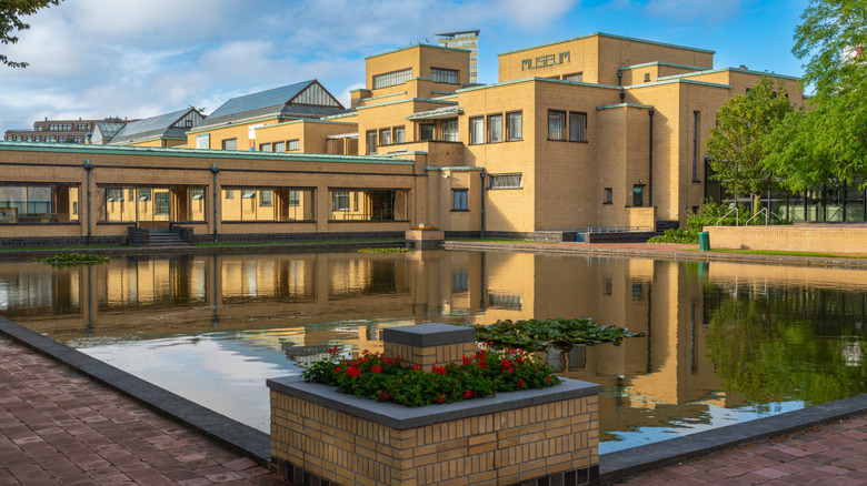 The Art Deco exterior of the Kunstmuseum den Haag
