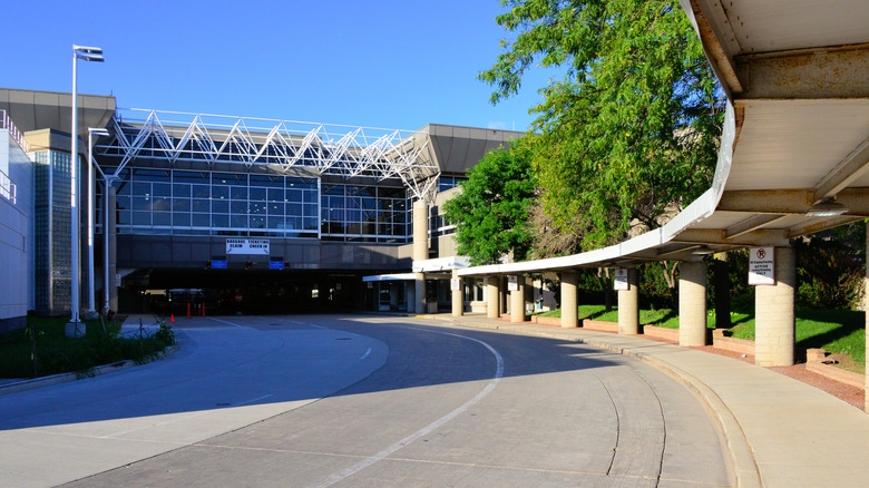 Entrance to Milwaukee Mitchell International Airport