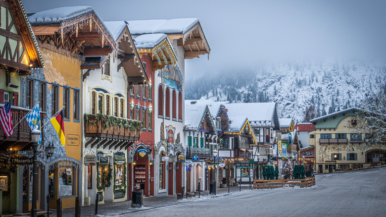 Empty Leavenworth street during winter