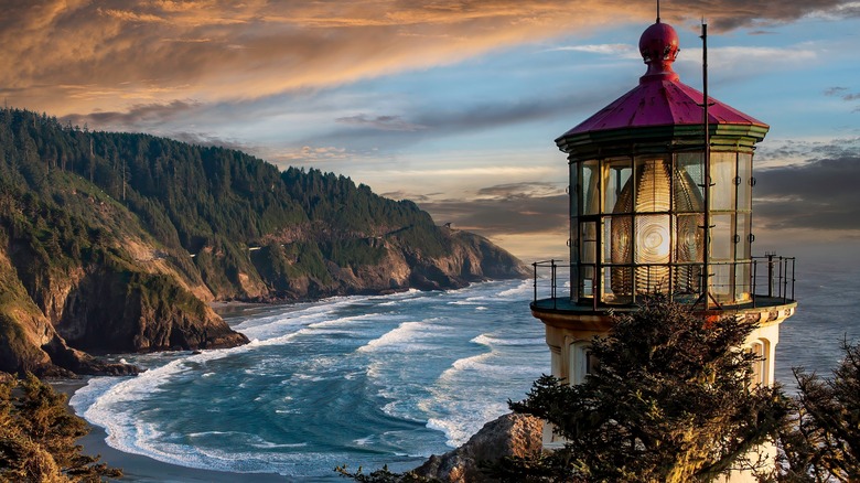 Heceta Head lighthouse on the southern Oregon coast near Florence