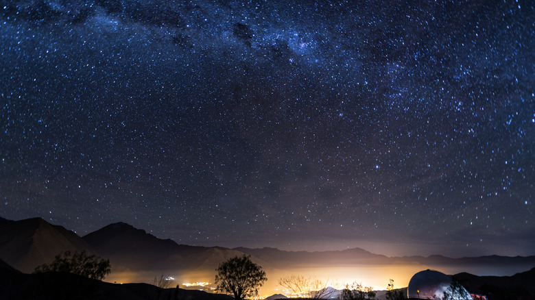 view of the milky way above Elqui Valley