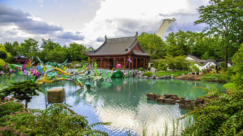 Colorful shot of Chinese Garden pavilion at the Montréal Botanical Garden