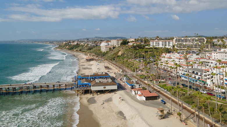aerial view of the town of San Clemente and its pier