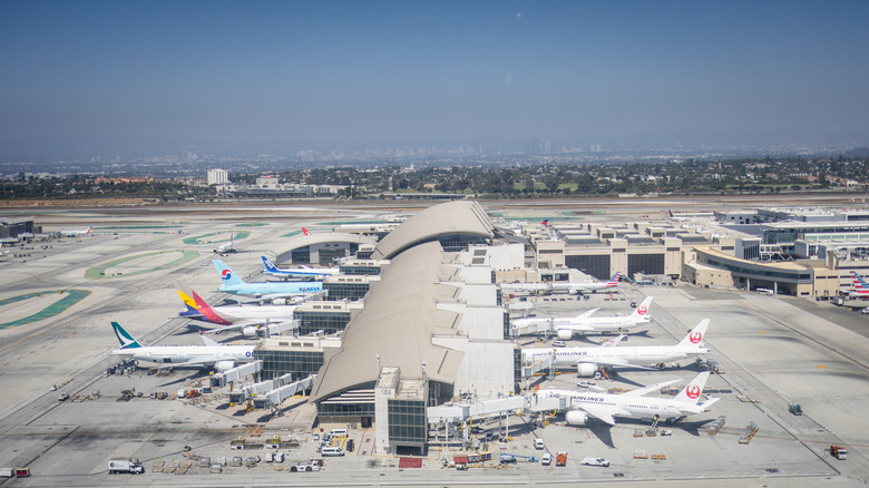An aerial view of the Tom Bradley International Terminal at LAX