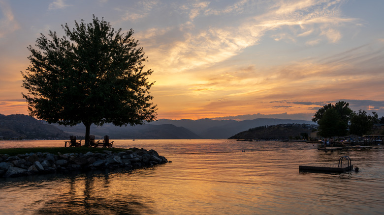 A sunset over Lake Chelan