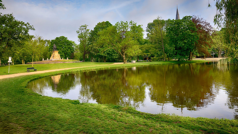 Empty pond at Vondelpark