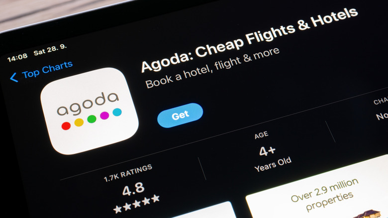 Apple app store with Agoda Cheap Flights and Hotels travel app