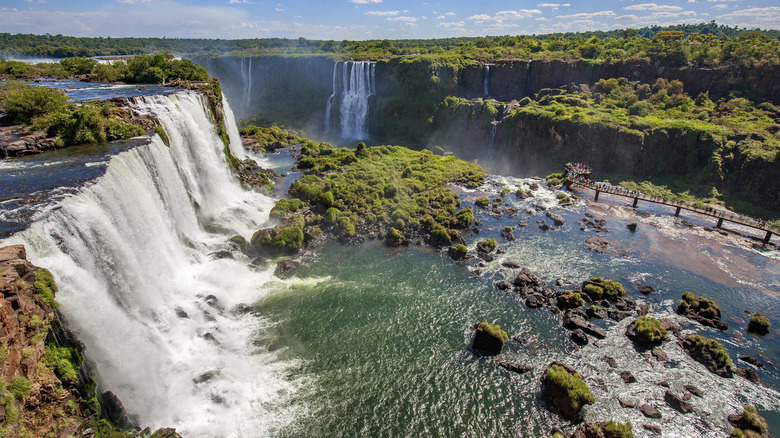 Iguaçú Falls in Paraná, Brazil