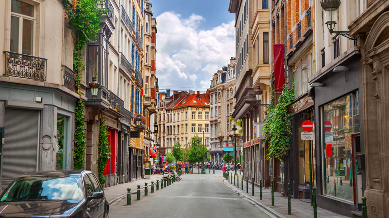 A quaint street in Brussels with colorful buildings