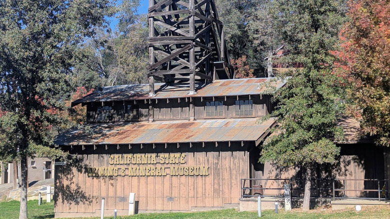 The outside view of the California State Mining and Mineral Museum