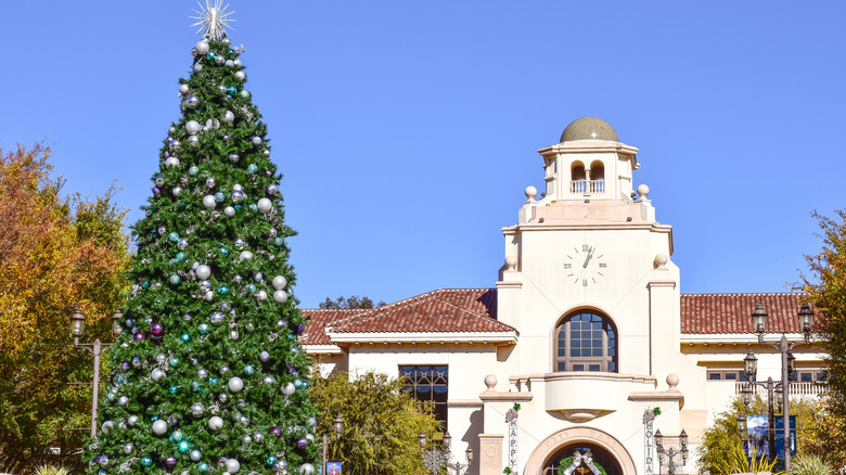 Christmas tree in front of historic building in Old Town Temecula.
