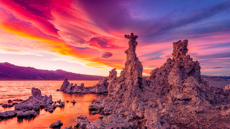 Tufa towers at Mono Lake in California at sunset