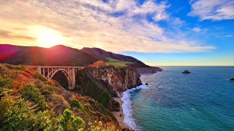 View of Bixby Creek Bridge and the Pacific Ocean at sunrise