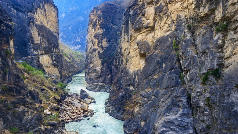 Tiger Leaping Gorge, Yunnan Province, China