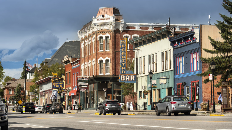 People and traffic in downtown Leadville, Colorado
