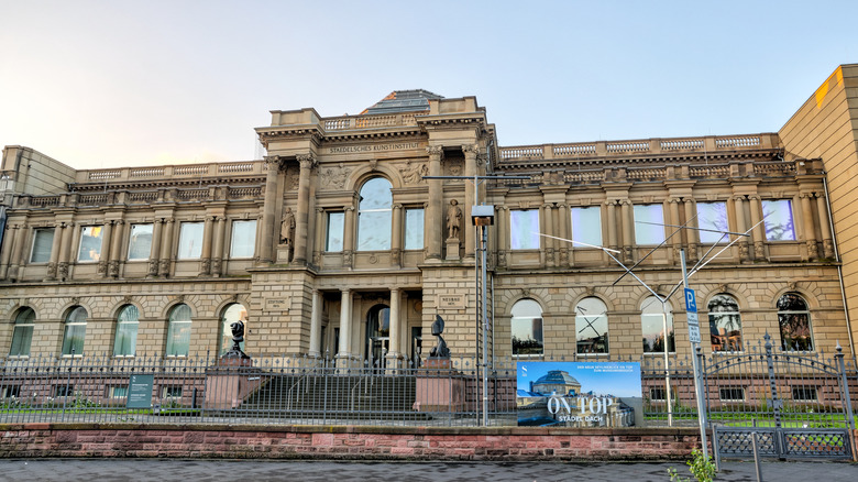Exterior facade of Stadel Museum