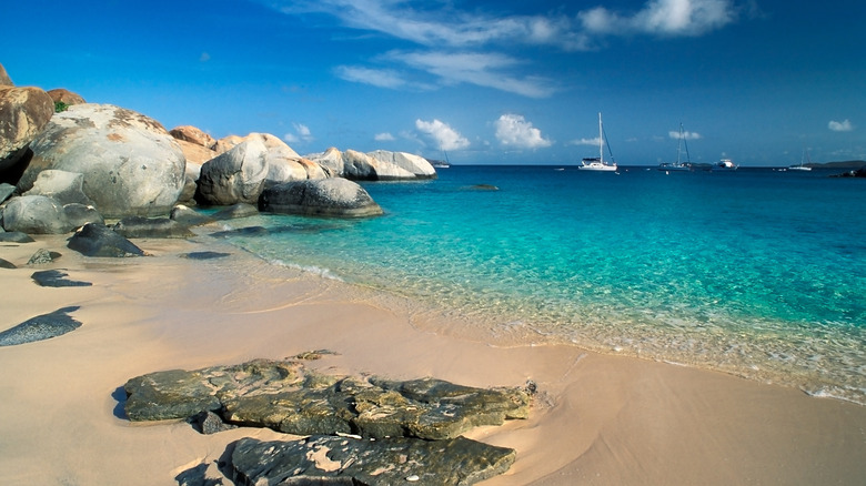 CARIBBEAN - BRITISH VIRGIN ISLANDS - VIRGIN GORDA ISLAND - Devil's Bay