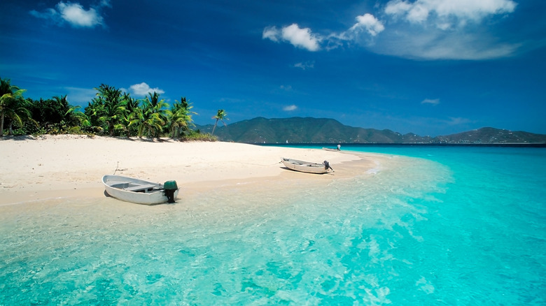 CARIBBEAN - BRITISH VIRGIN ISLANDS - SANDY CAY - islet near Jost Van Dyke