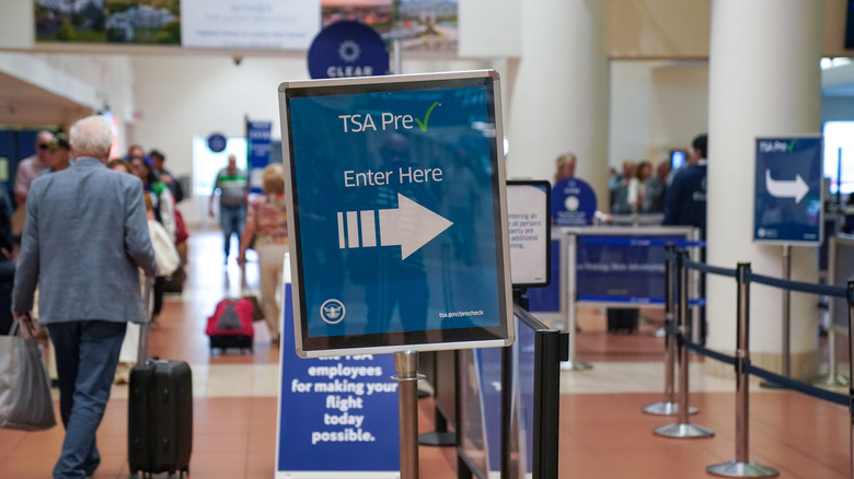 TSA PreCheck line sign