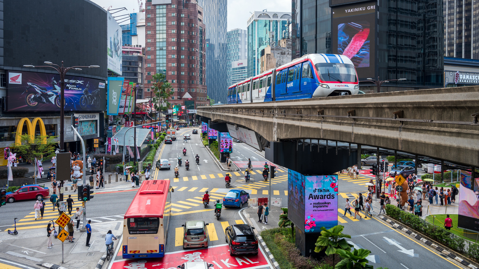 Malaysia's 10 Must-Visit Tourist Attractions To Add To Your Bucket List