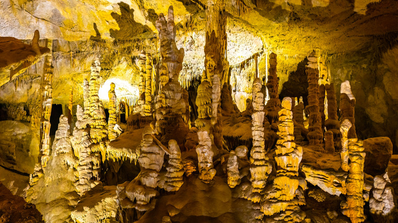 The geological formations at Lewis and Clark Caverns State Park