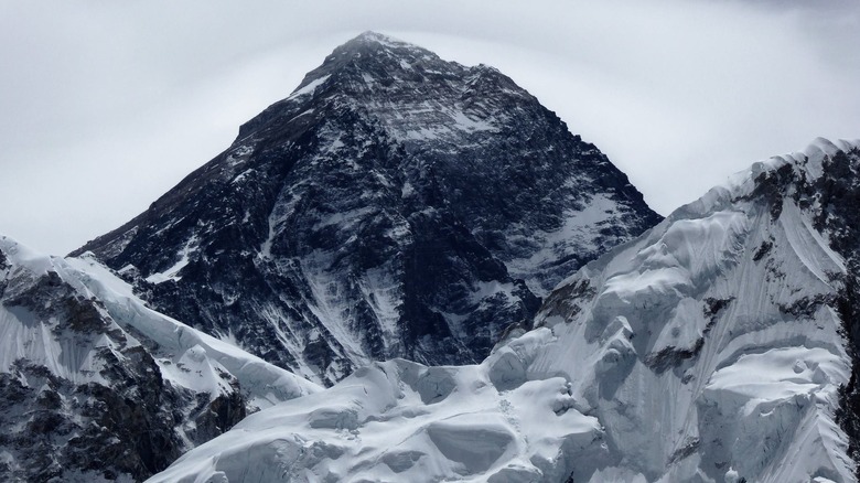 A view of Mount Everest from the top of Kala Patthar.