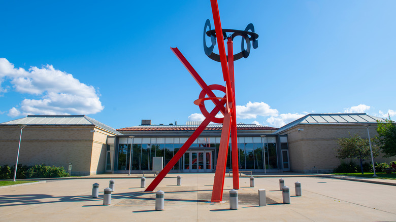 Outside facade of Currier Museum of Art