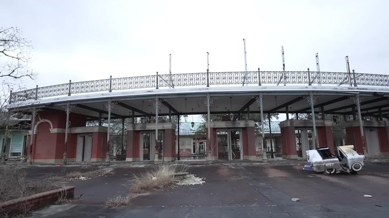 The outside of Six Flags New Orleans before it was demolished