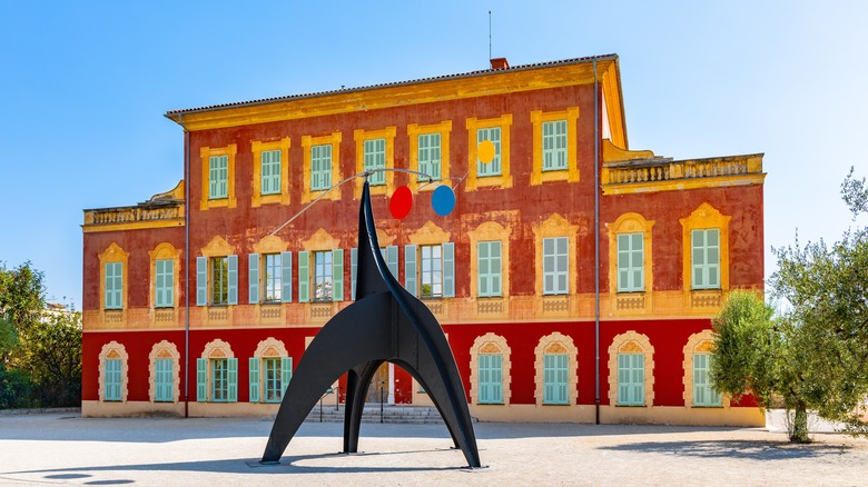 Exterior front facade of Musée Matisse