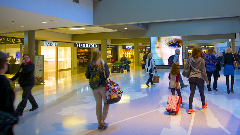 The Pittsburgh Airport airmall