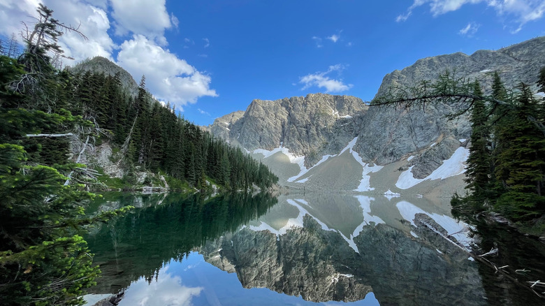 A lakeside view of North Cascades National Park