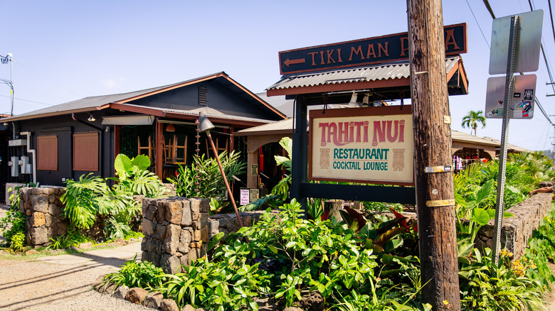 Tahiti Nui bar and restaurant in Hanalei Bay, Hawaii