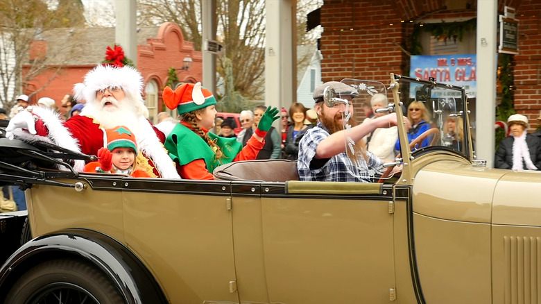 Santa waving to kids in the Jacksonville, Oregon, Christmas parade