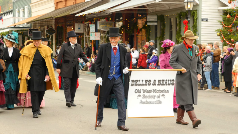 Belles and Beaus Old West Victorian Society in the Jacksonville, Oregon Christmas Parade