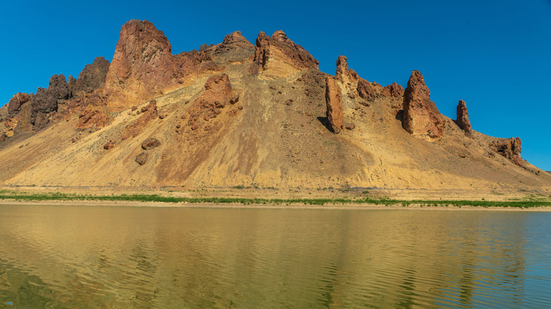 Leslie Gulch next to the Owyhee Reservoir