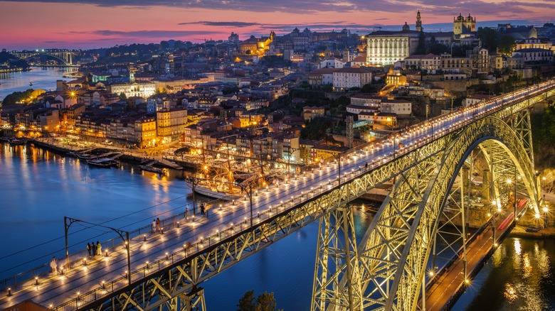 The Dom Luis II Bridge at night