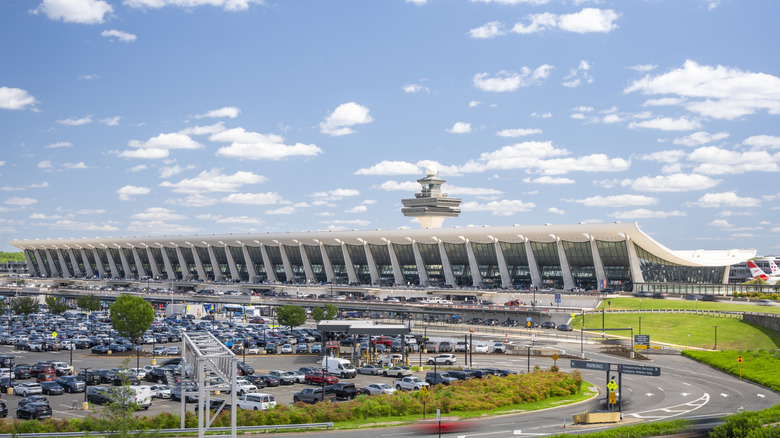 The exterior of the main terminal building at Washington Dulles International Airport