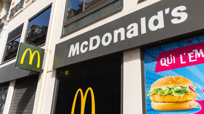 A sign for McDonald's in France