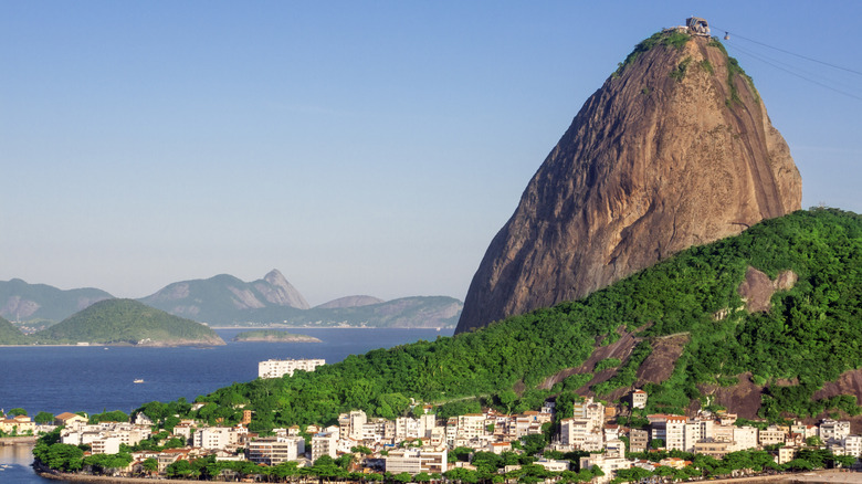 The Pão de Açúcar rises from Guanabara Bay