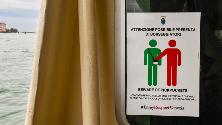 A sign in Italy warning people of pickpockets