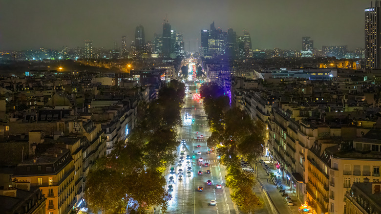 Avenue des Champs-Élysées from above at night