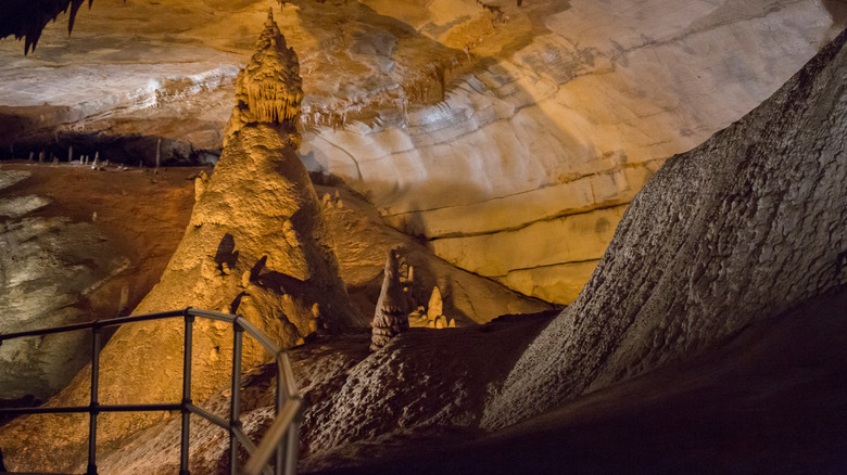 The interior of Blanchard Springs Caverns