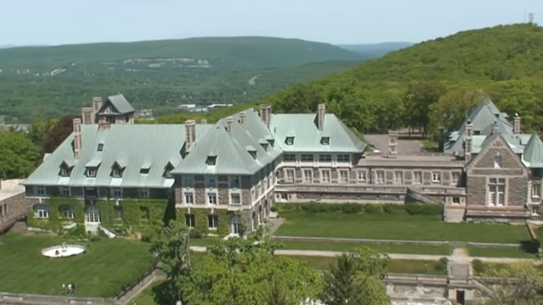 Outdoor facade of Arden House