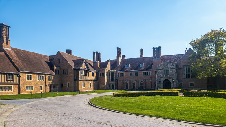 Front of Meadow Brook Hall and driveway