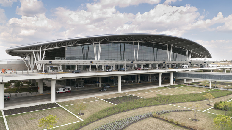 Exterior of the terminal of Indianapolis International Airport